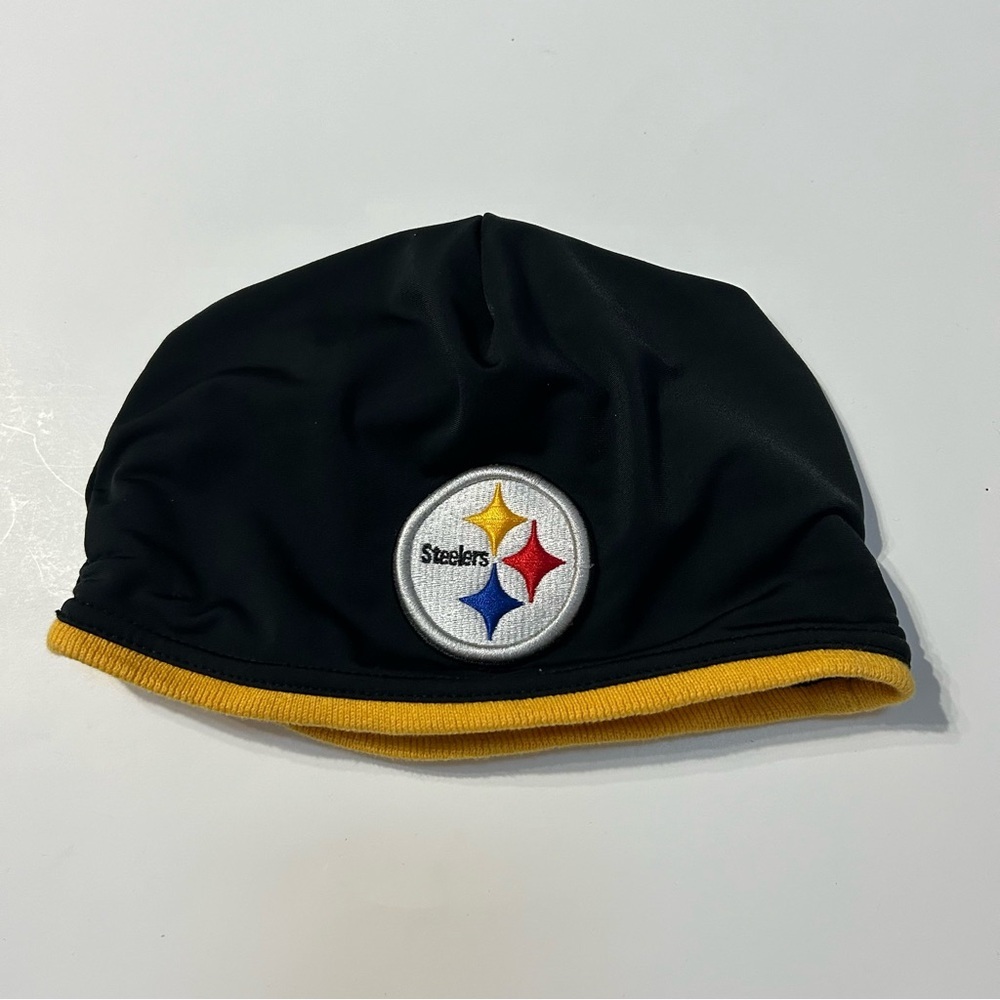 New Era Pittsburgh Steelers On-Field Tech Beanie - Black/Gold